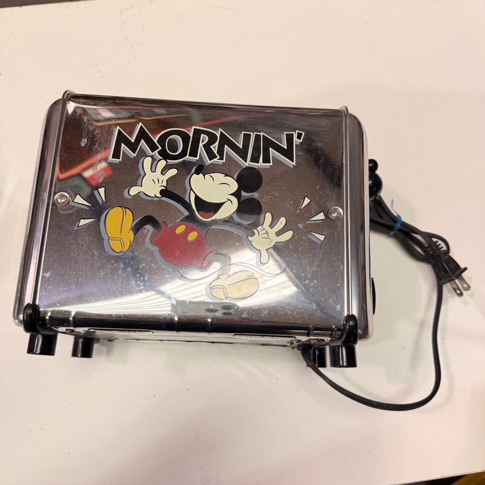Disney Mickey Mouse “Morning!” Chrome Toaster VillaWare Vintage Style